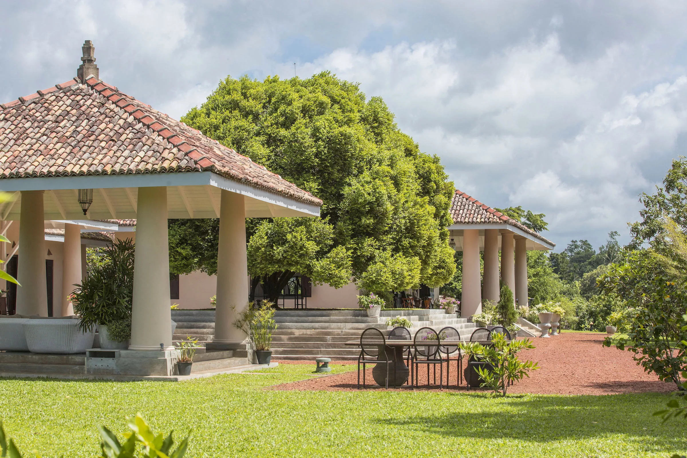 Interior and relaxing spaces at Villa Mayurana